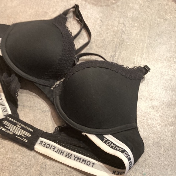 Tommy Hill figure 34 a bra sexy black lace underwire, and padding - Picture 8 of 9